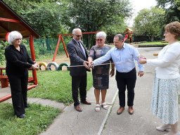 Phoca-Gallery-OVODA &raquo; 20210903-Osszefogtak-a-szebb-ovodaudvarert